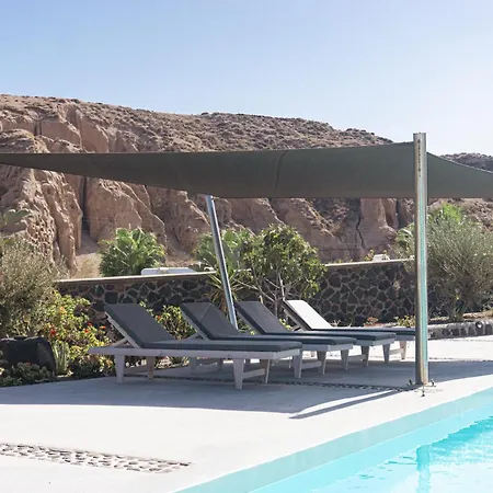 Scirocco Villa Fira (Santorini)