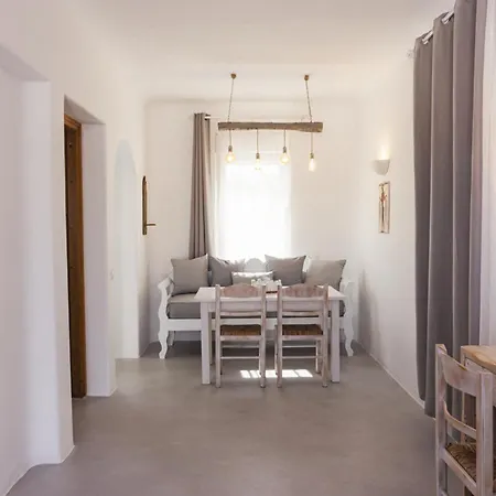 Scirocco Villa Fira (Santorini)