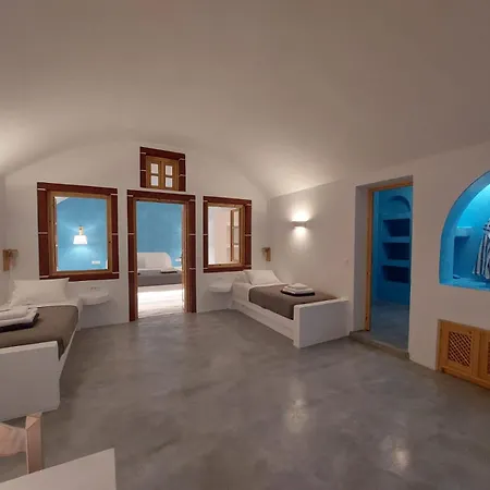 Scirocco Villa Fira (Santorini)