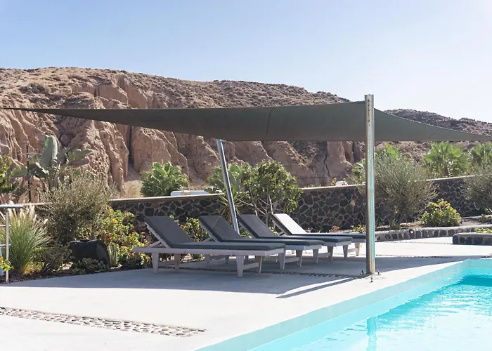 Scirocco Villa Fira (Santorini)