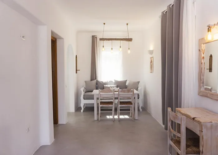 Scirocco Villa Fira (Santorini)