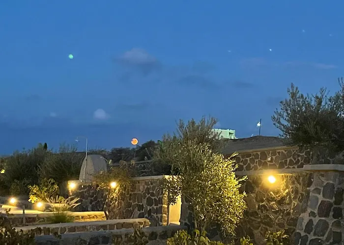 Scirocco Villa Fira (Santorini)