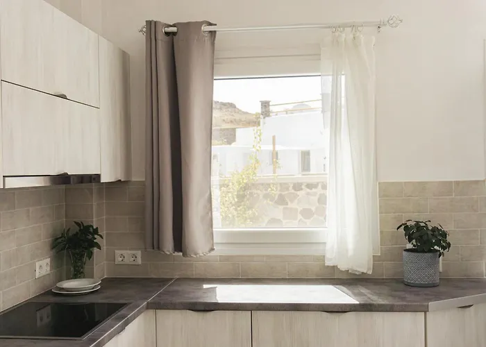 Scirocco فيلة ثيرا